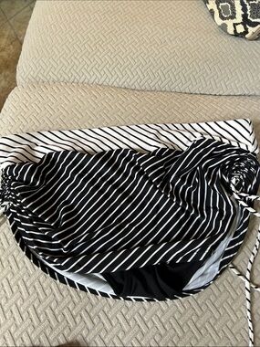 Athleta Black and White Striped Women’s Swim Skirt Large